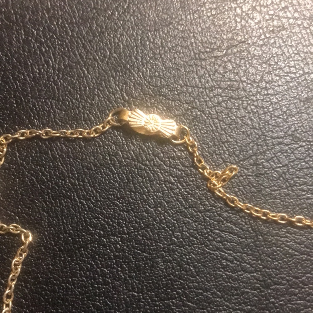 2 mixed necklaces flower 🌸 and butterfly 🦋 - Picture 8 of 8